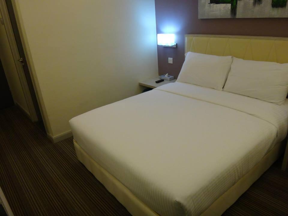 Kosma Business Hotel Куантан Екстериор снимка