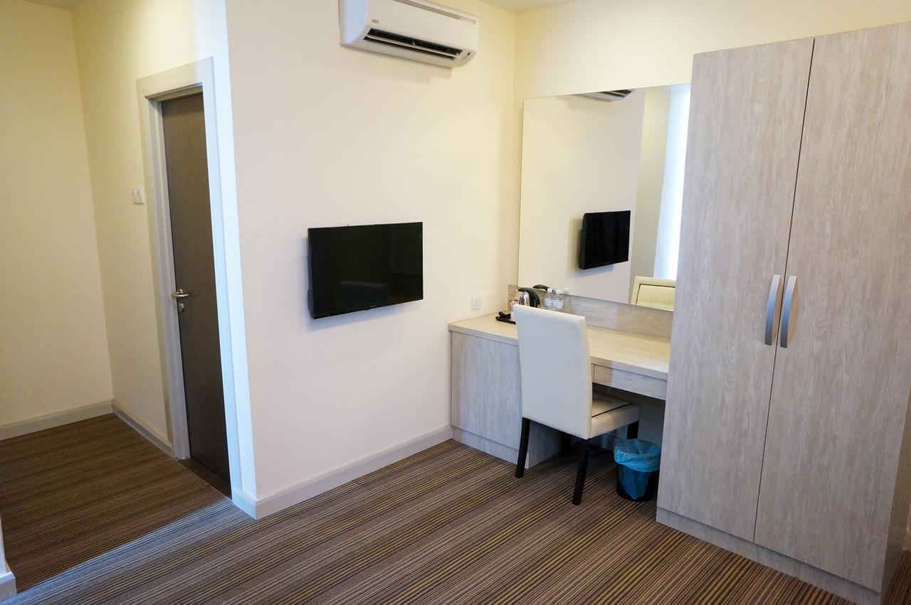 Kosma Business Hotel Куантан Екстериор снимка